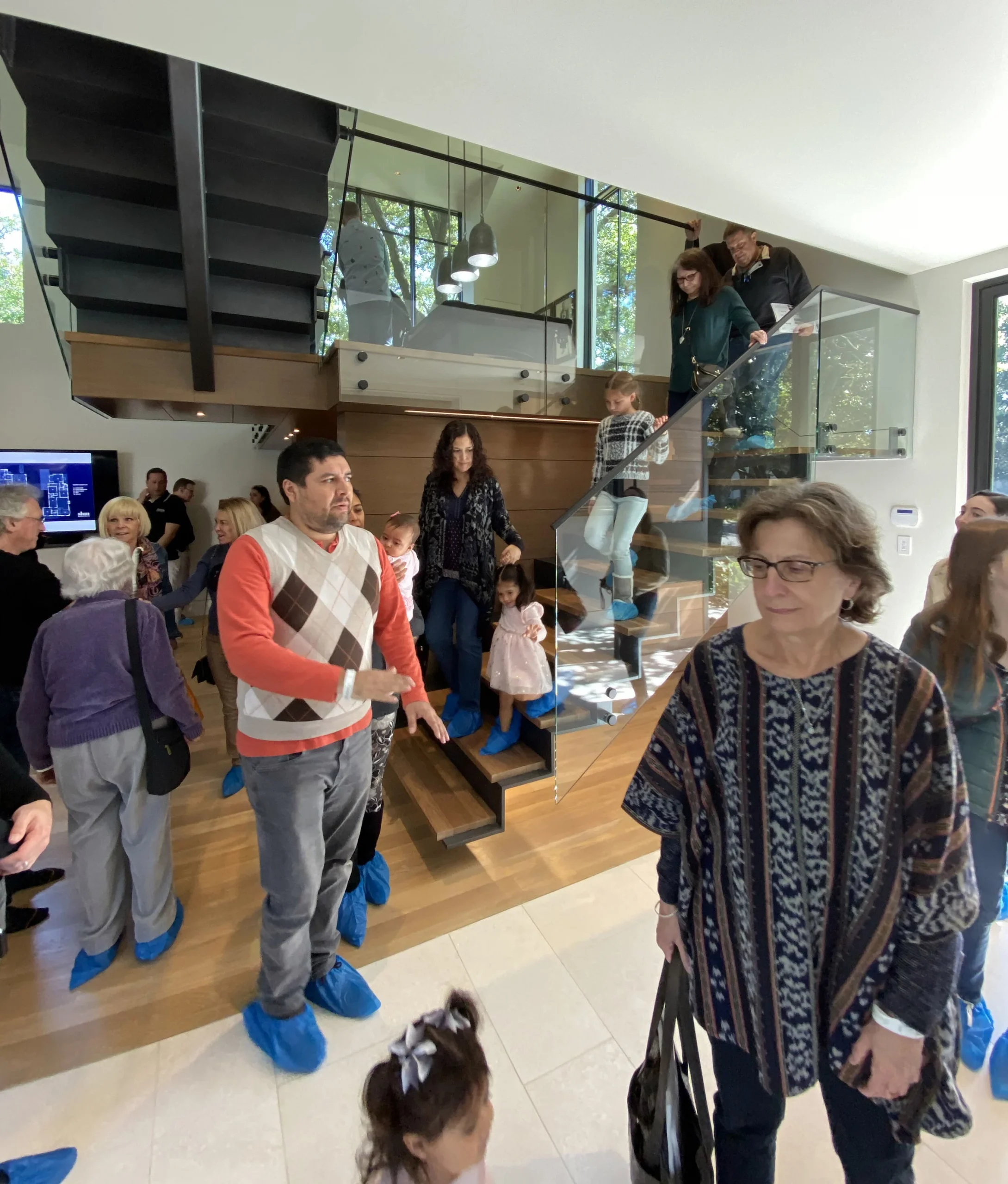 Special thanks to all the volunteers who made a successful 2019 AIA Tour of Homes!